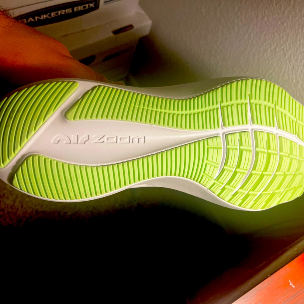 BRAND NEW MENS NIKE SIZE 12